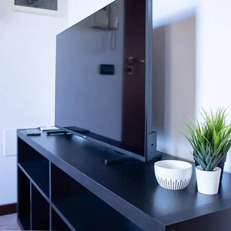 Guesthost - Cozy Flat Apartment *